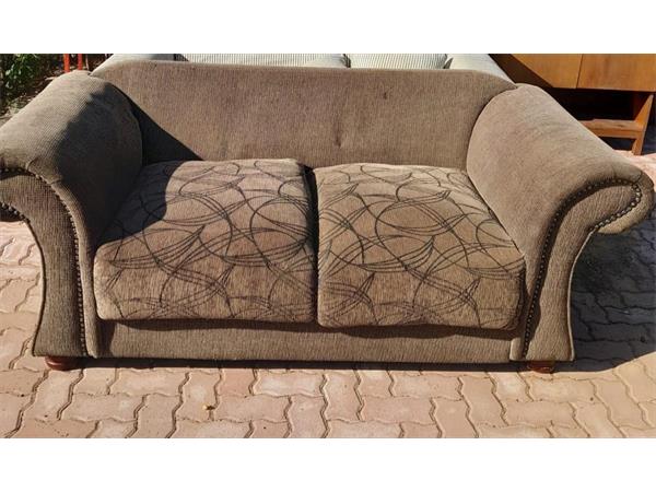 ~/upload/Lots/51597/yjhjrqzd6zkmk/Lot 087 2x Seater Couch_t600x450.jpg